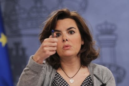 Deputy Prime Minister Soraya S&aacute;enz de Santamar&iacute;a talks to the press on Friday.