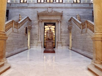 Escalinata de la Biblioteca Nacional de España, en Madrid.