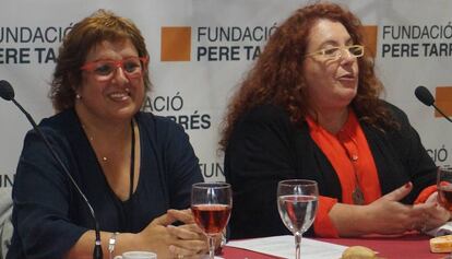 La consellera Dolors Bassa (esq) i la sociòloga Cristina Sánchez.