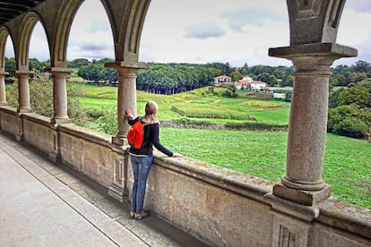 Una turista en el Pazo de Liñares (Pontevedra).