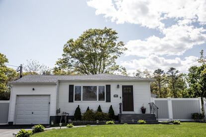 El 13 de mayo del 2021 en la casa de Darlene McDay, en Long Island (Nueva York). En 2019, las prisiones y cárceles de Nueva York alcanzaron su tasa más alta de suicidios en casi una década. De todas las personas encarceladas que se quitaron la vida en prisión, el 33% estaban dentro de las celdas de aislamiento.