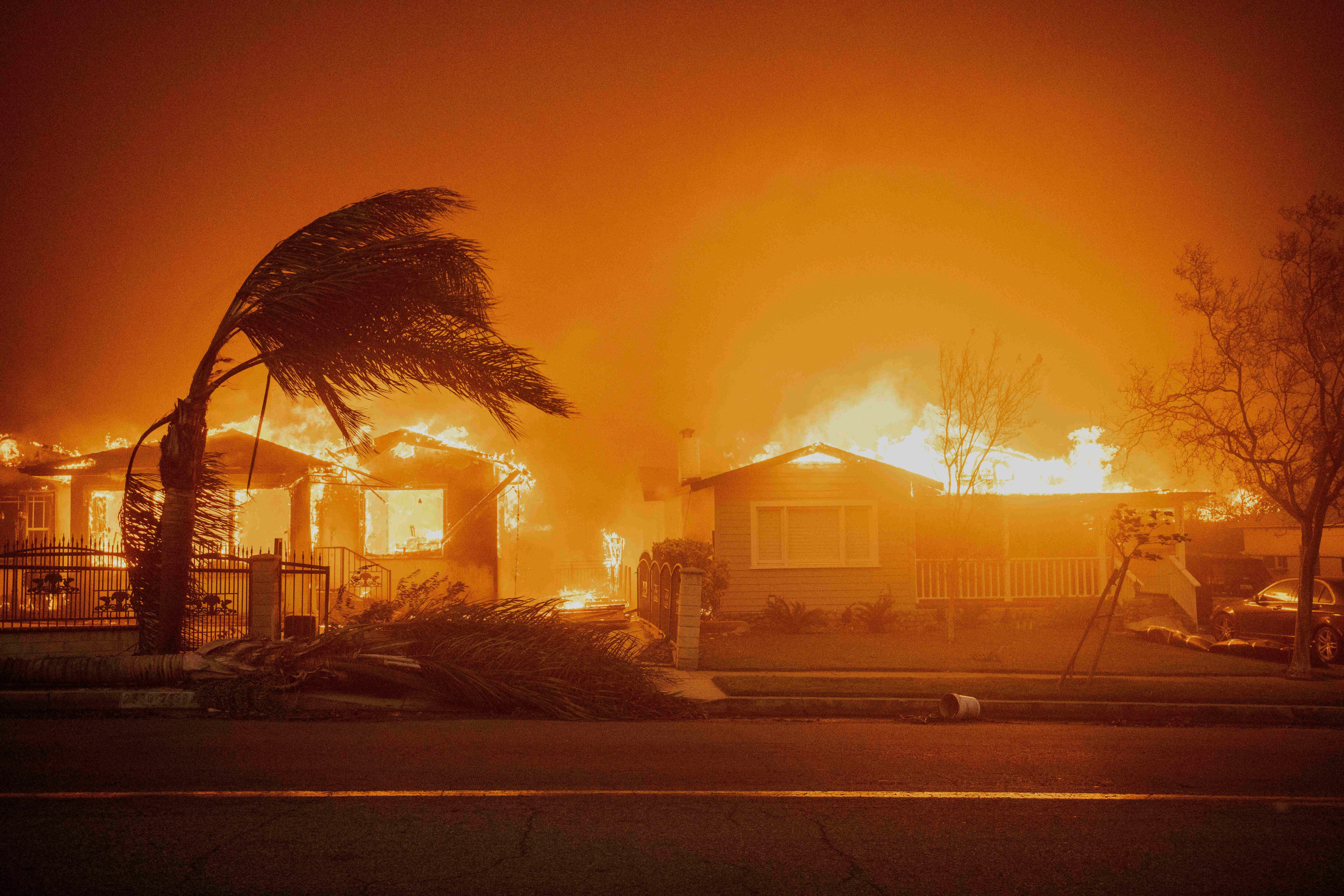 Se busca culpable para la tragedia de los incendios de Los Ángeles