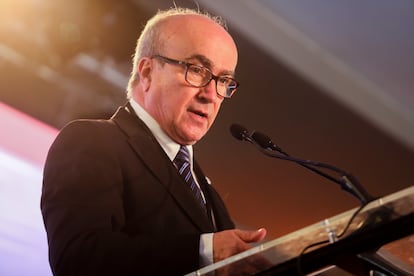 El Secretario General de la OEI, Mariano Jabonero, durante su participación en el foro "el reto social de América Latina" en Santiago de Chile.