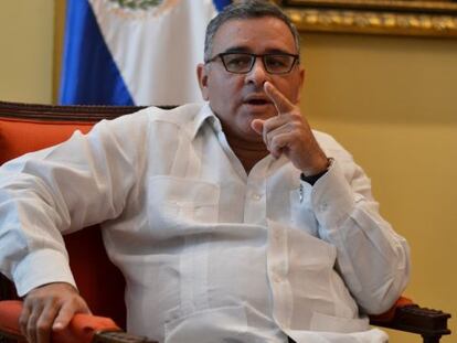 The president of El Salvador, Mauricio Funes, during an interview.