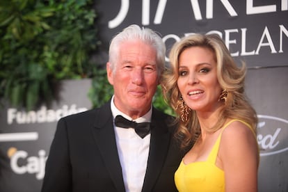 Richard Gere y Alejandra Silva, a su llegada a Starlite 2022 en Marbella, Málaga.