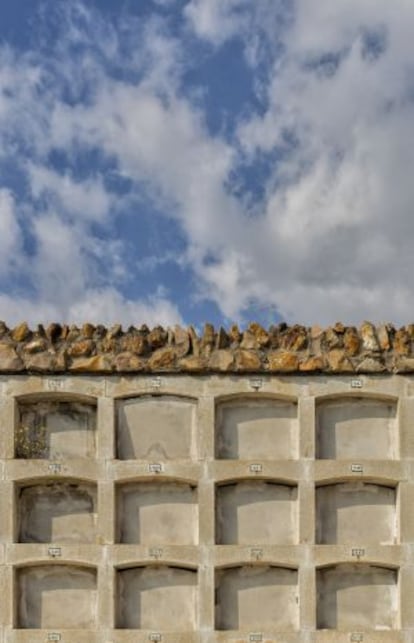 Nínxols disponibles al cementeri de Montjuïc, a Barcelona.