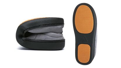 Estas pantuflas zapatillas de casa para mujer y hombre son muy cómodas y con amortiguación