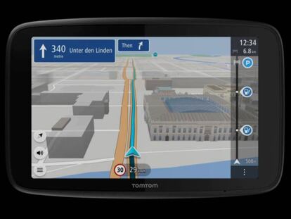 Navegador con mapas de TomTom.