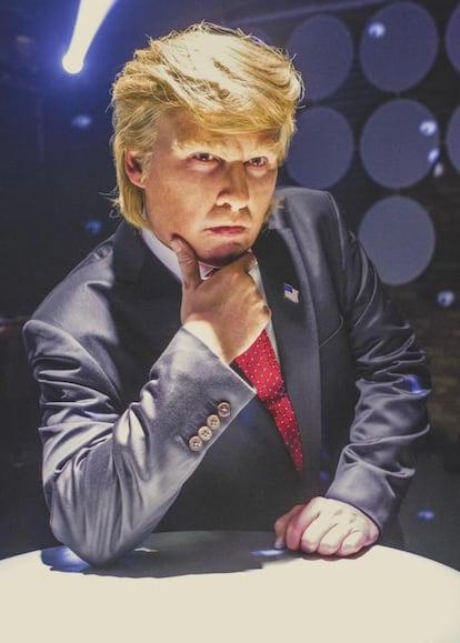 Johnny Depp, caracterizado de Donald Trump, en la película 'The Art of the Deal' (2016), de Jeremy Konner.