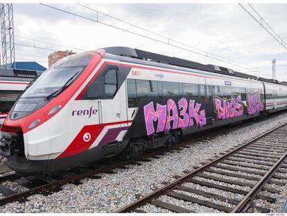 Grafiti realizado en dos vagones de Renfe.