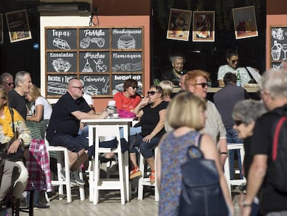 A restaurant in the historic quarter of Málaga.