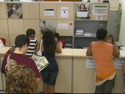 Bruselas prevé una caída del paro del 20,5% en España en el 2010