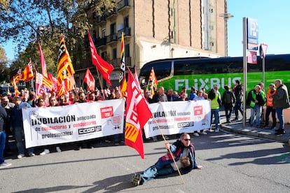 Manifestación convocada por CC OO, este jueves en Barcelona.