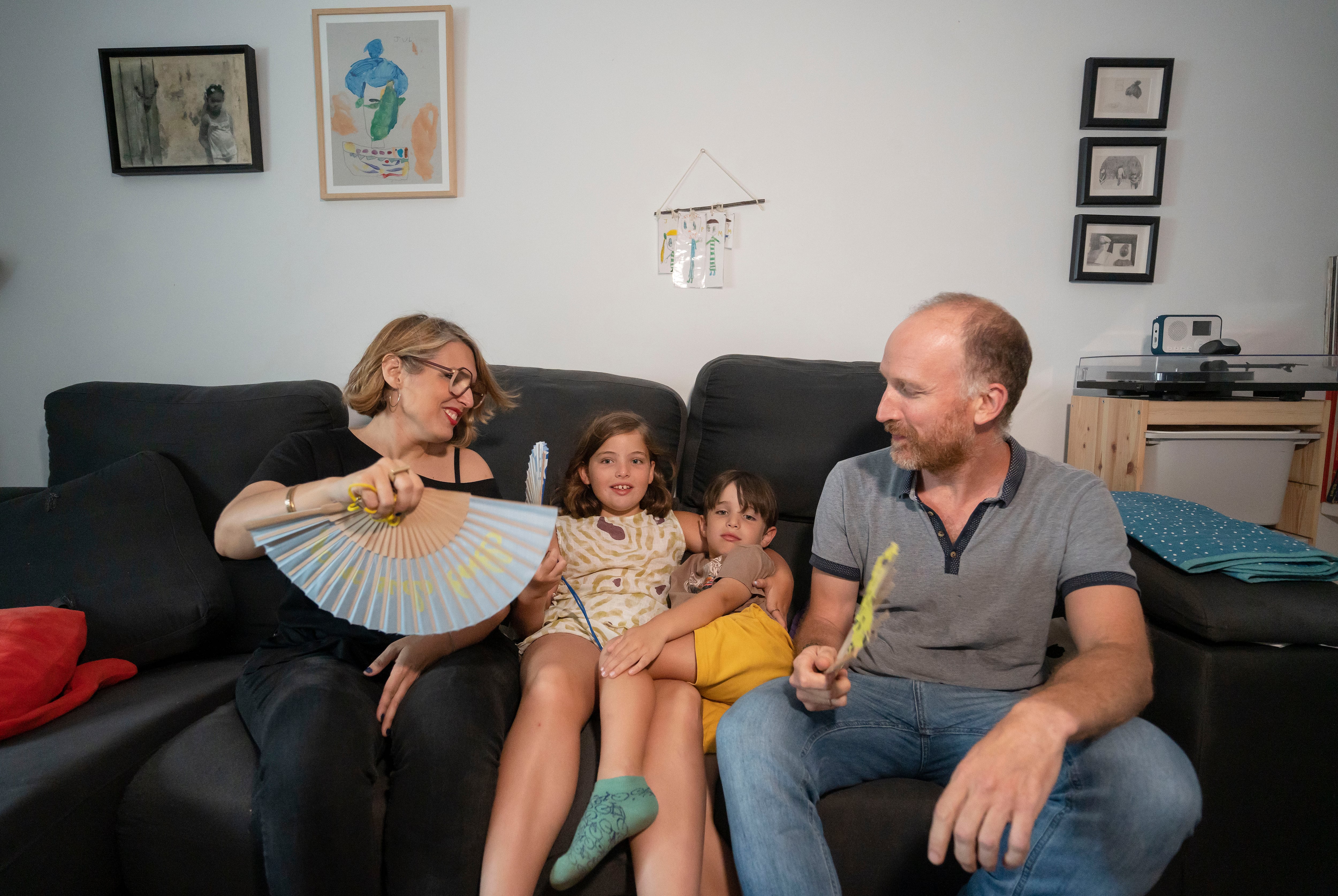 Los Fernández en su casa de Córdoba. De izquierda a derecha, Rocío, Julieta, Martín y Luis Manuel.