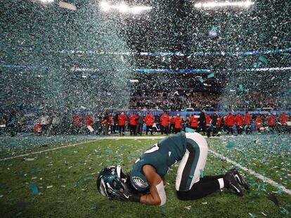 Patrick Robinson celebra el triunfo de Eagles.