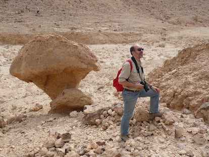 José Miguel Parra, en las montañas de la orilla occidental de Luxor.