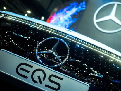 Logo de la compañía de coches prémium, Mercedes-Benz.