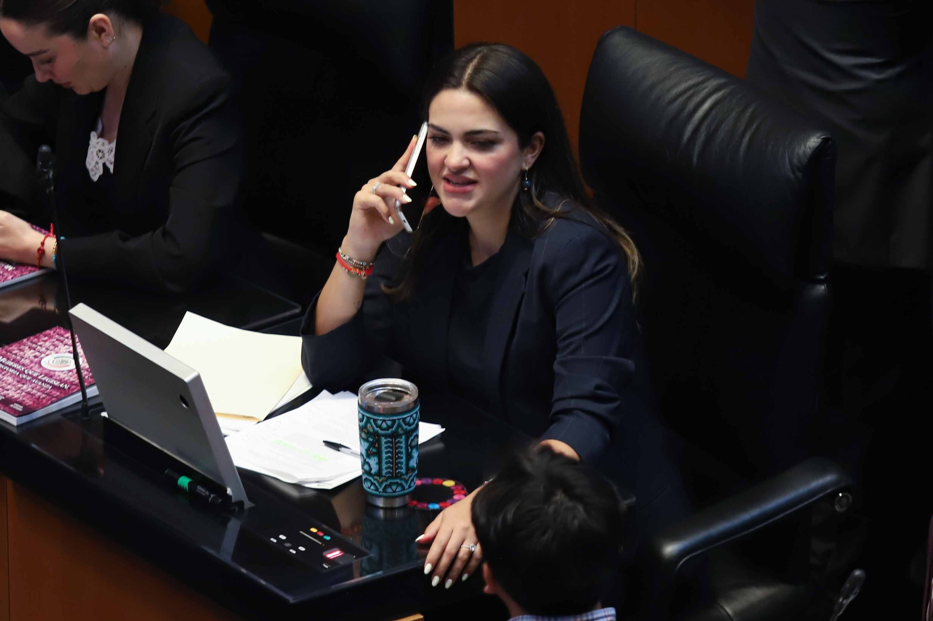 El Senado concede licencia indefinida a Andrea Chávez
