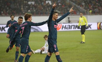 Torres celebra uno de sus dos goles al Lokomotiv.