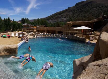 Este parque temático, en La Rioja, organiza actividades infantiles como visitar excavaciones y fósiles