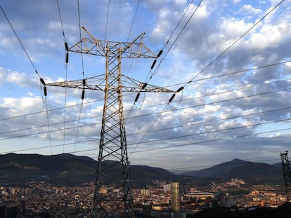 Torre de transporte de energía.