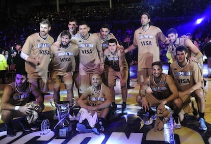 El equipo argentino de baloncesto que venció a Lituania en un partido preparatorio para Río 2016.