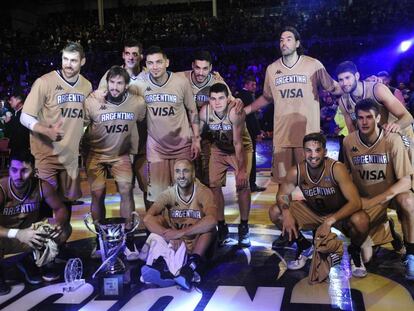 El equipo argentino de baloncesto que venció a Lituania en un partido preparatorio para Río 2016.