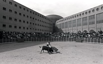 Corrida de toros en el interior de la cárcel de Carabanchel. 