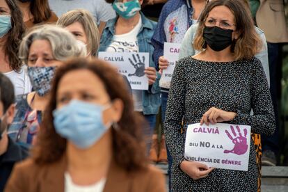 Concentración en la localidad mallorquina de Calvià en repulsa del crimen de violencia de género sucedido en octubre.