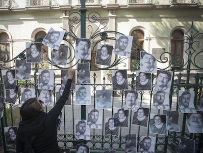 Una mujer en una protesta por los periodistas asesinados en Veracruz.