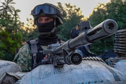 Retenes de seguridad en Uruapan, el 6 de noviembre.