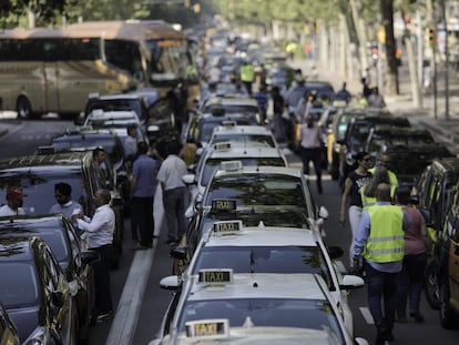 Protesta de taxistas el pasado mayo en Barcelona contras las licencias VTC.