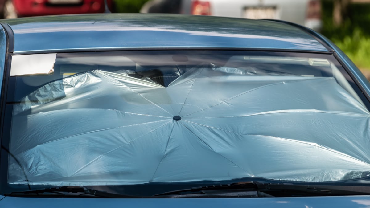 Así es el parasol del coche que se abre como un paraguas y tiene protección solar Publicado por Últimas noticias: la última hora de hoy en EL PAÍS