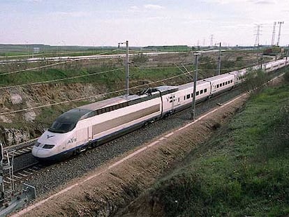 Un tren AVE de la línea Madrid-Sevilla.