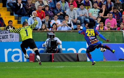 A pesar de la alegría posterior, el gol de Felipe Caicedo metió el susto en el cuerpo a los barcelonistas. Suponía el empate a uno, y otro tanto del Levante hubiese obligado a aplazar el alirón.