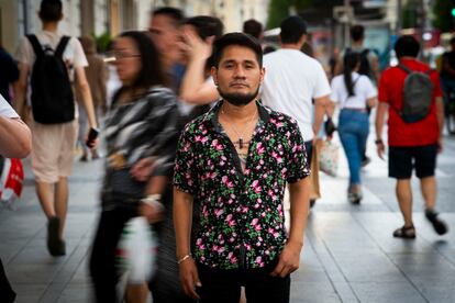 Pio Brando Huaycho, fotografiado en la Gran Vía de Madrid a finales de junio. 