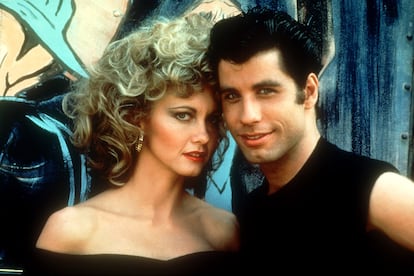 La historia de Olivia Newton-John y John Travolta no supera el examen del tiempo.