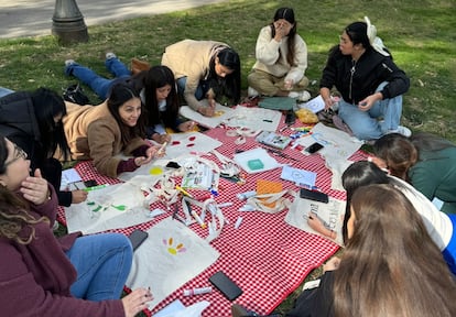 Encuentro de Amigas con el Alma en el parque del Retiro, en una foto cedida por el grupo.