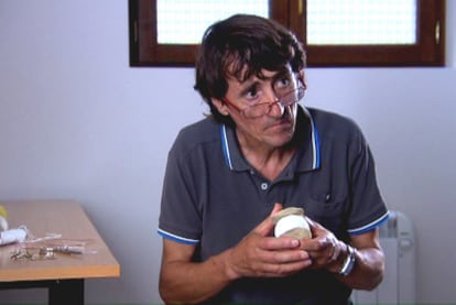 ETA prisoner Kepa Pikabea makes a pelota ball in a scene from the documentary Al final del túnel.