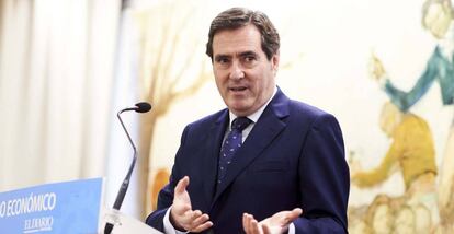 El presidente de la patronal CEOE, Antonio Garamendi, participa en el Foro Económico de 'El Diario Montañés', en el Hotel Bahía de Santander