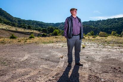 Miguel Caballero, uno de los investigadores que busca los restos de Garc&iacute;a Lorca, retratado en octubre de 2015.