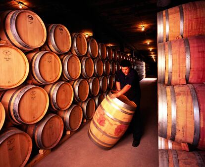 Barricas de la bodega Perelada, en Girona.