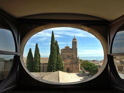 Imagen de la plaza Vázquez de Molina de Úbeda tomada desde el Ayuntamiento.