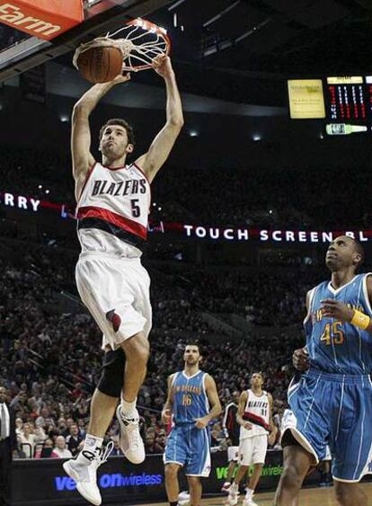 Rudy encesta durante un partido ante Nueva Orleans.