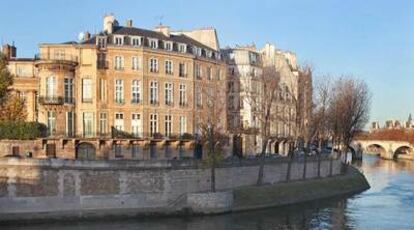 Vista de la fachada del Hôtel Lambert.