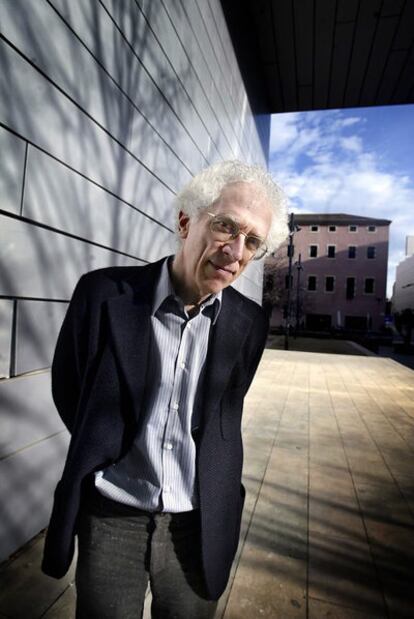 Tzvetan Todorov, crítico, historiador y filósofo durante su participación en el ciclo de conferencias "Fronteres" Debat, en 2004.