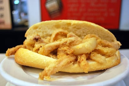Un entrepà de calamars (sense tomàtiga).