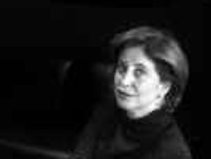 B 32093 - (13.1.00) - COLOR - IRENE RIGAU. CONSELLERA BENESTAR SOCIAL . - FOTO : CARMEN SECANELLA -