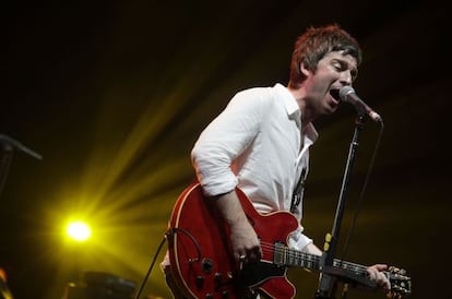 Noel Gallagher, en un momento de su actuación.
