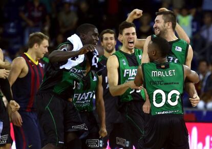 Los jugadores del Joventut celebran la victoria.